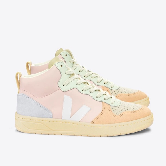 Veja V-15 Sneakers - Picture 1 of 9
